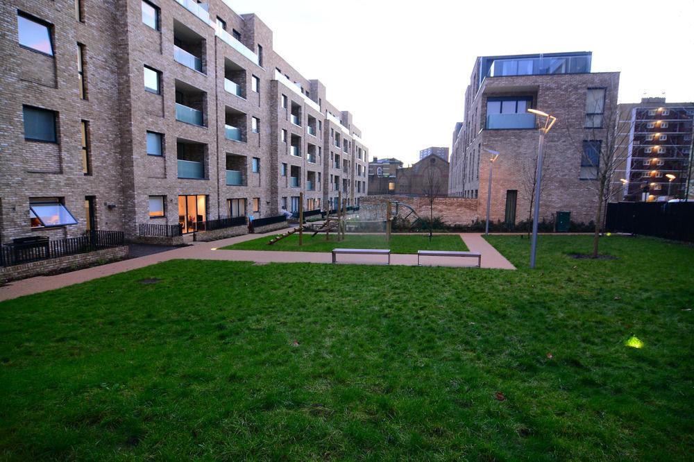 Apartment Wharf - Cambridge Av Лондон Экстерьер фото