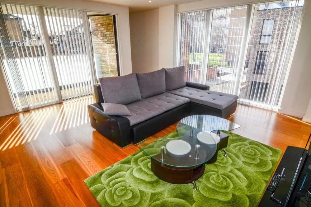 Apartment Wharf - Cambridge Av Лондон Экстерьер фото