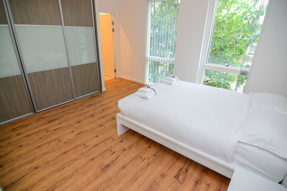 Apartment Wharf - Cambridge Av Лондон Экстерьер фото