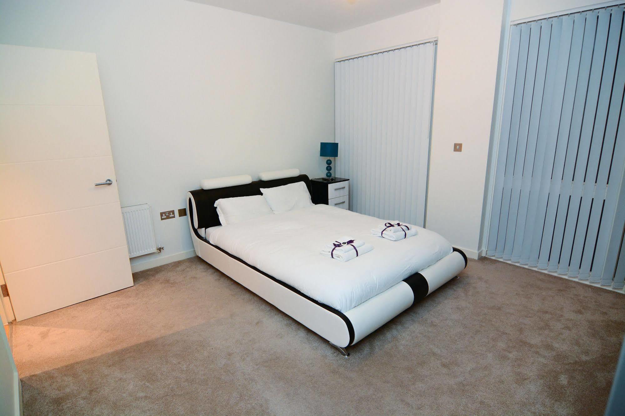 Apartment Wharf - Cambridge Av Лондон Экстерьер фото