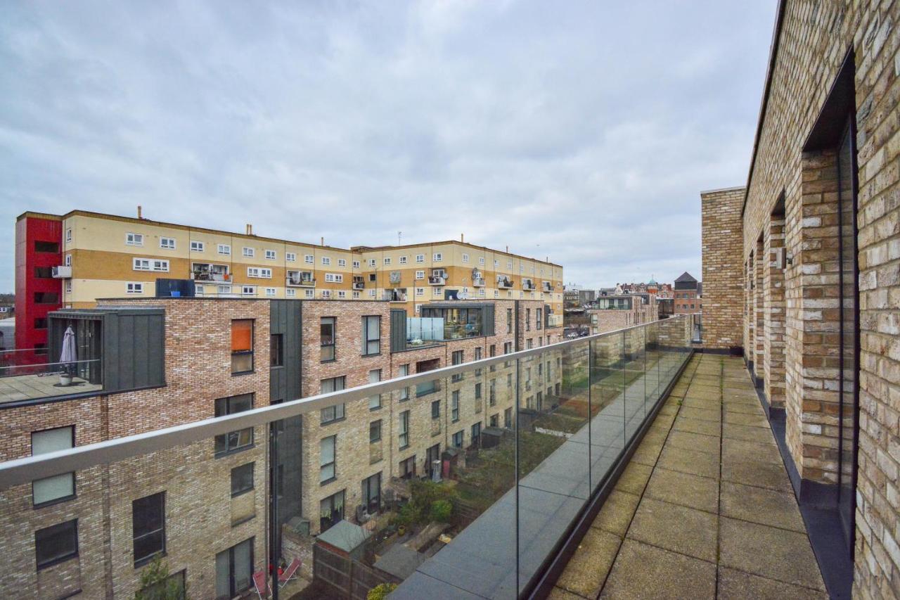Apartment Wharf - Cambridge Av Лондон Экстерьер фото