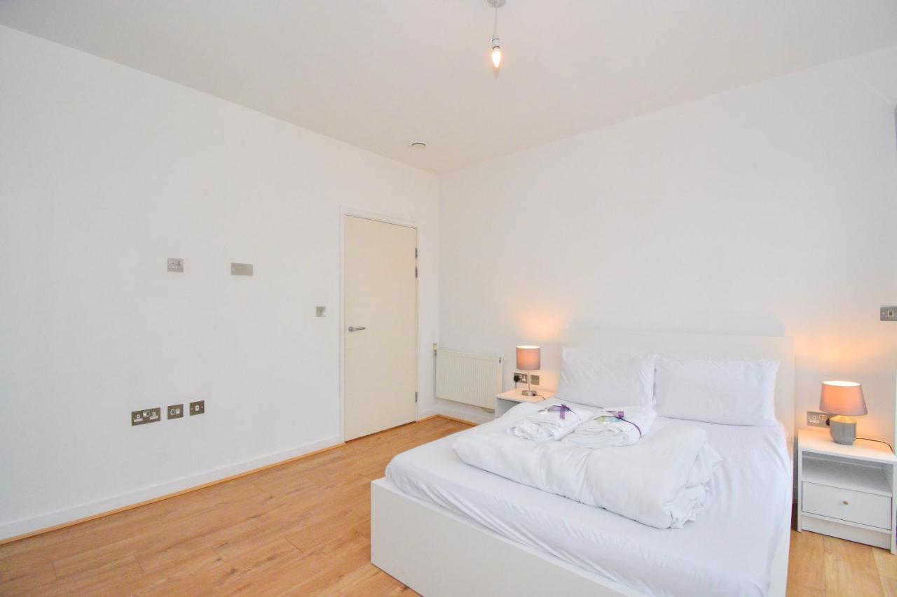Apartment Wharf - Cambridge Av Лондон Экстерьер фото